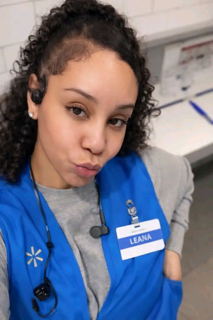 My Auntie Nah she not losing her job over this🤩😍